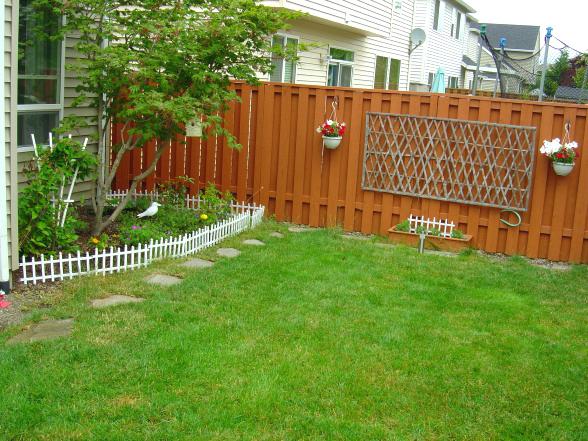 Hàng rào sân vườn – mang phong cách riêng cho ngôi nhà của bạn