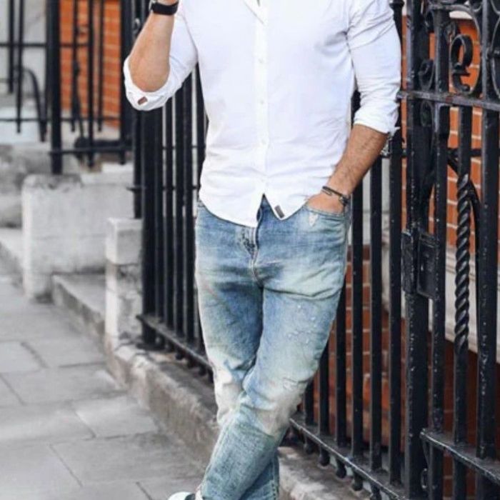 How-to-wear-a-button-down-shirt-with-jeans-1